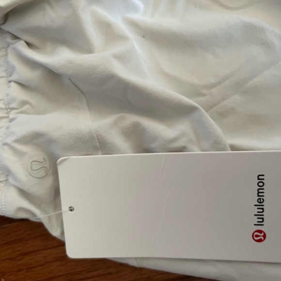 NWT Lululemon Swift Wide-Leg Mid-Rise Pant
Size 8
Color: Bone - Picture 12 of 13